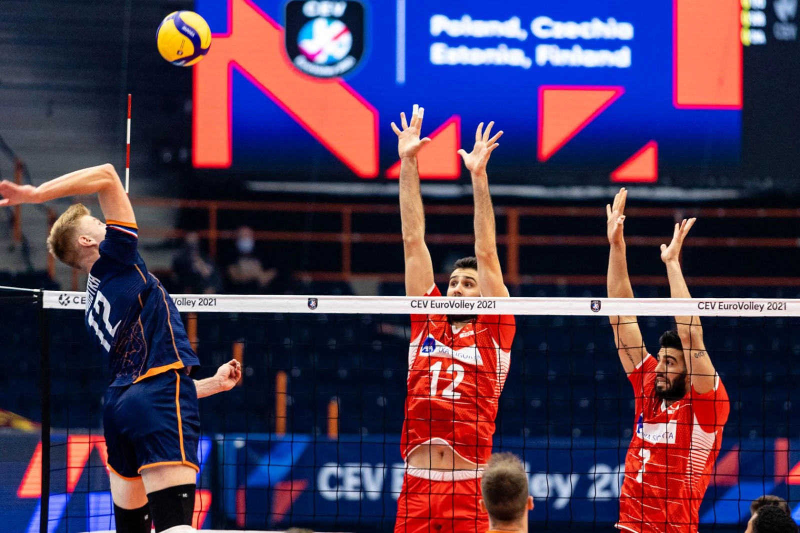 Vahit Emre Savaş kimdir? Filenin Efeleri kurşun pasların sahibi Vahit Emre Savaş biyografisi